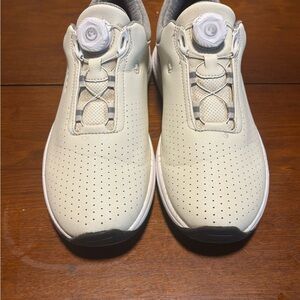 MDSNECCON Men’s White Spikeless Golf Shoes Size 43 EU Men 9.5-10 Women 11-12 US